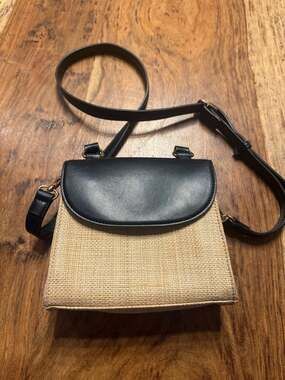 The Drop Diana Top Handle Straw Crossbody Bag in Black/Straw